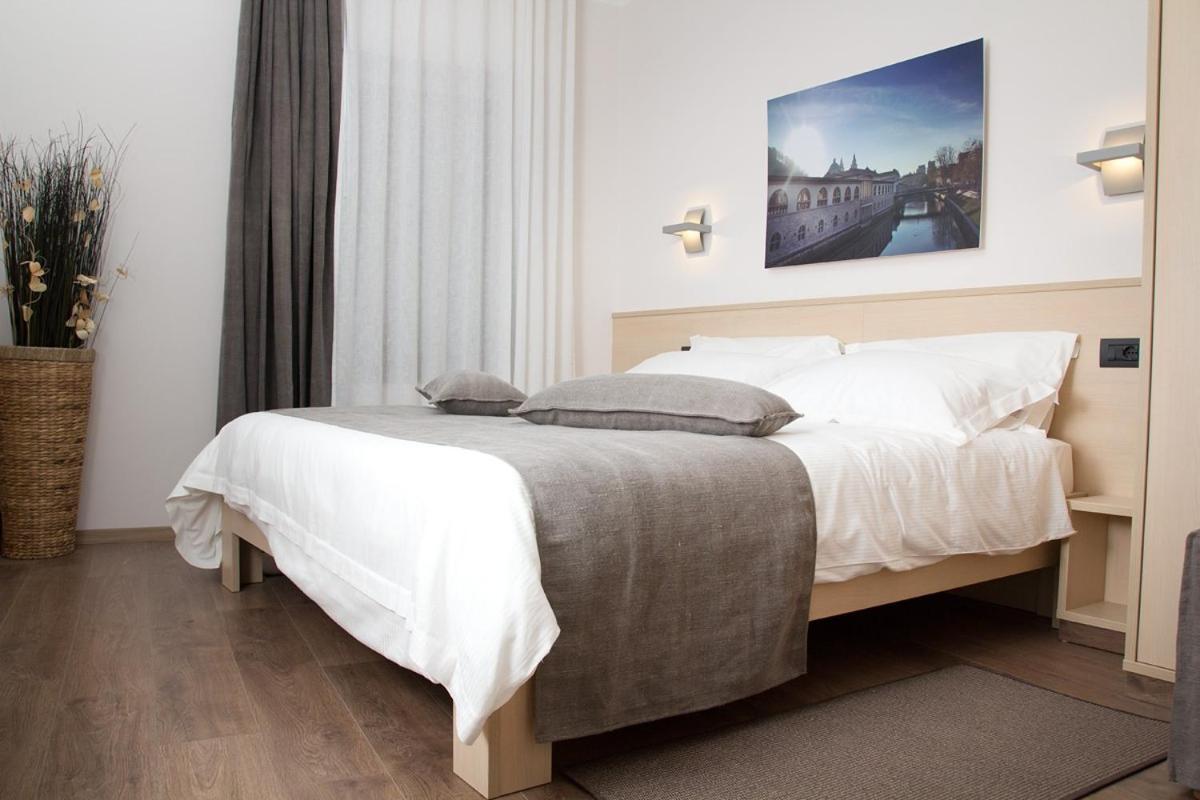 Urban Homy Ljubljana Panzió Kültér fotó